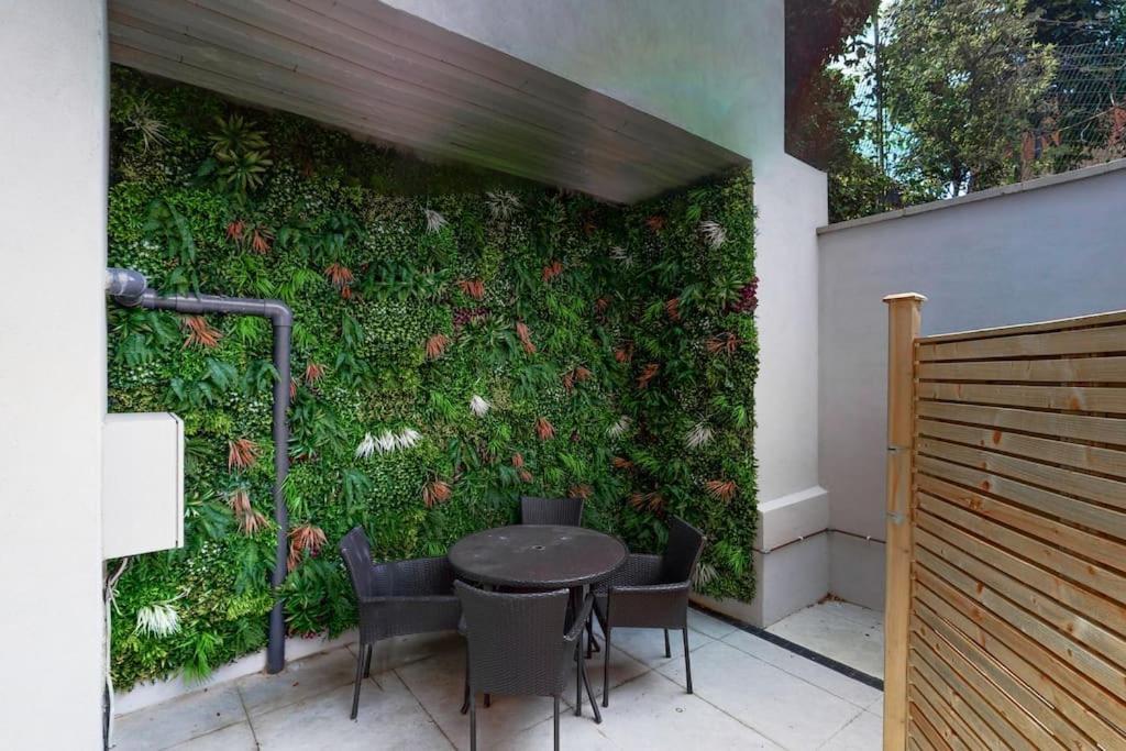 Stylish 2Bed Flat 10Min To Wimbledon Tennis Courts Лондон Екстериор снимка
